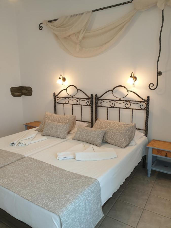 Sifnos Hotel Benaki Platis Gialos  ภายนอก รูปภาพ